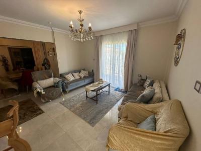 Helle, gemütliche zweistöckige Villa mit Terrasse und Garten im Gebiet Mubarak 2