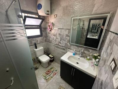 Helle, gemütliche zweistöckige Villa mit Terrasse und Garten im Gebiet Mubarak 2