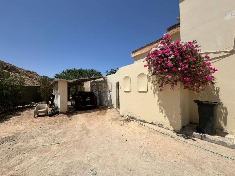 Helle, gemütliche zweistöckige Villa mit Terrasse und Garten im Gebiet Mubarak 2-5