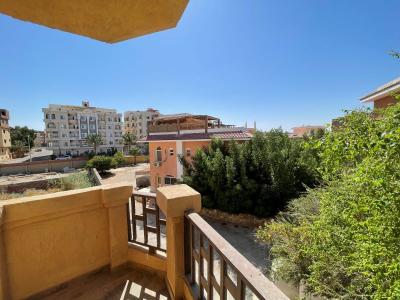 Nagelneue 2-Zimmer-Wohnung in grüner Oase mit privatem Strand