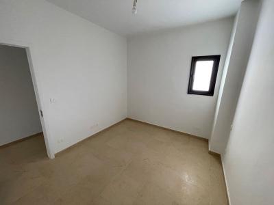 Nagelneue 2-Zimmer-Wohnung in grüner Oase mit privatem Strand