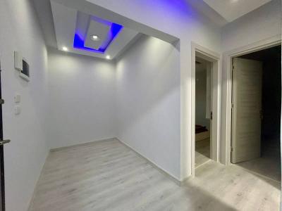 Gemütliche, renovierte 1-Zimmer-Wohnung im Erdgeschoss eines Wohngebäudes im Gebiet Mubarak 2