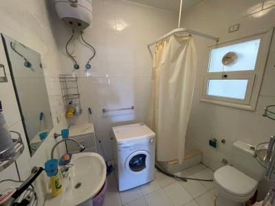 Geräumige 2-Zimmer-Wohnung in einer Wohnanlage mit Swimmingpool