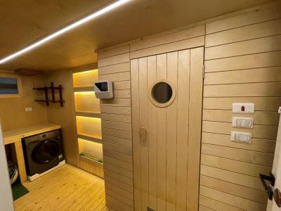Nagelneue 2-Zimmer-Wohnung mit privater Sauna in El Hadoba
