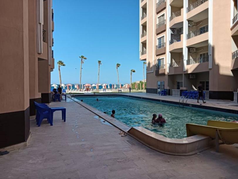 Zwei brandneue, möblierte Studios in einer Anlage mit privatem Strand und Wasserpark-1