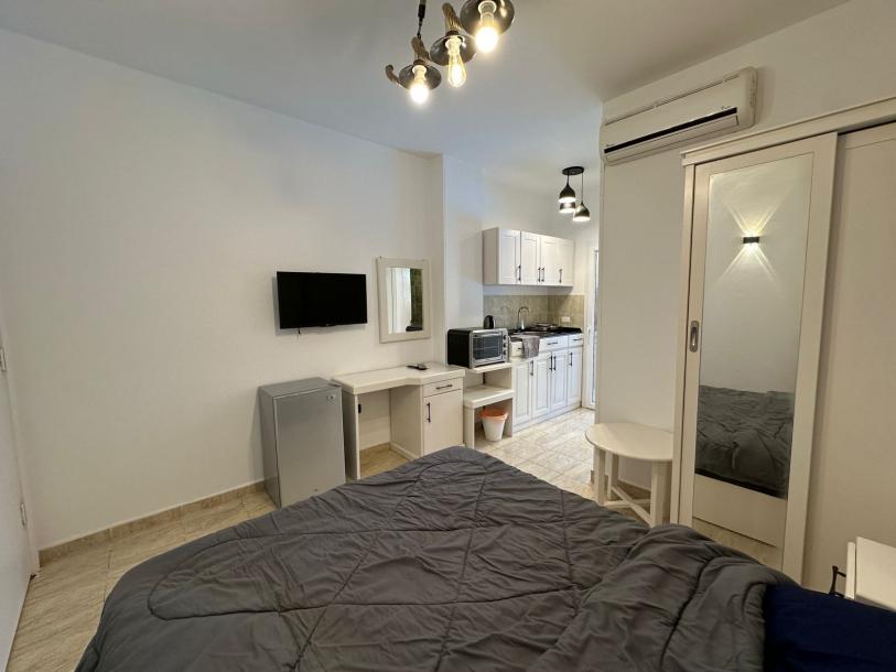 Helles Studio im 1. Obergeschoss der Wohnanlage Tiba Resort im Gebiet El Aheya-9