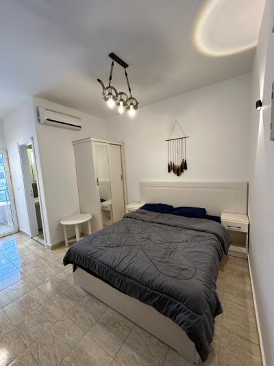 Helles Studio im 1. Obergeschoss der Wohnanlage Tiba Resort im Gebiet El Aheya